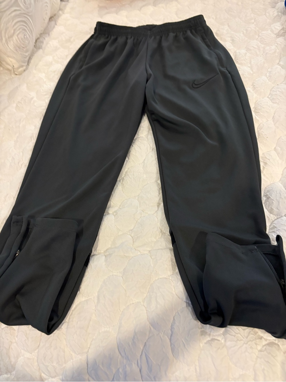 Nike Black Dri-Fit track pants. Zippered side pockets. Size XS Adult